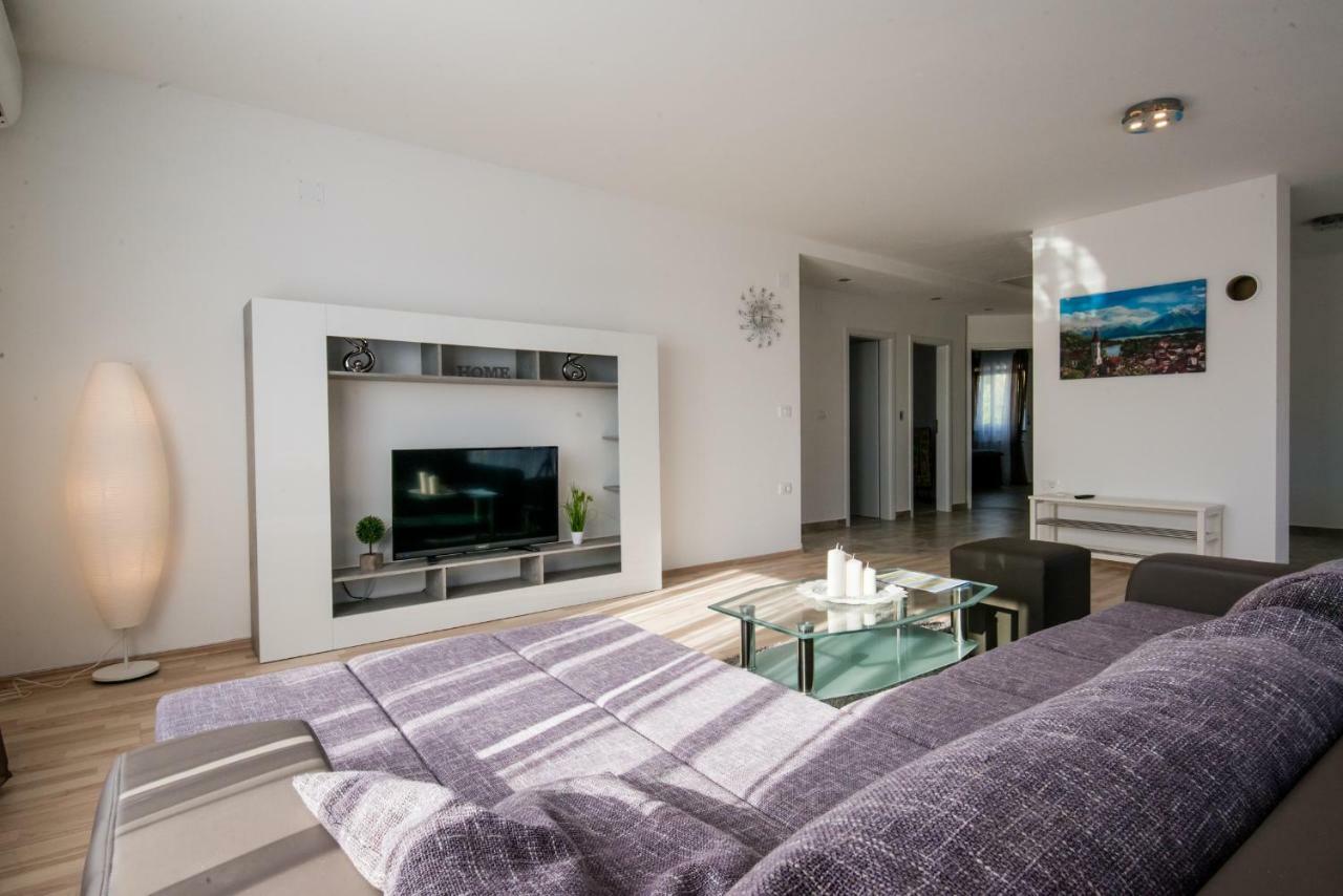 Ferienhaus Bucic Buje Exteriér fotografie
