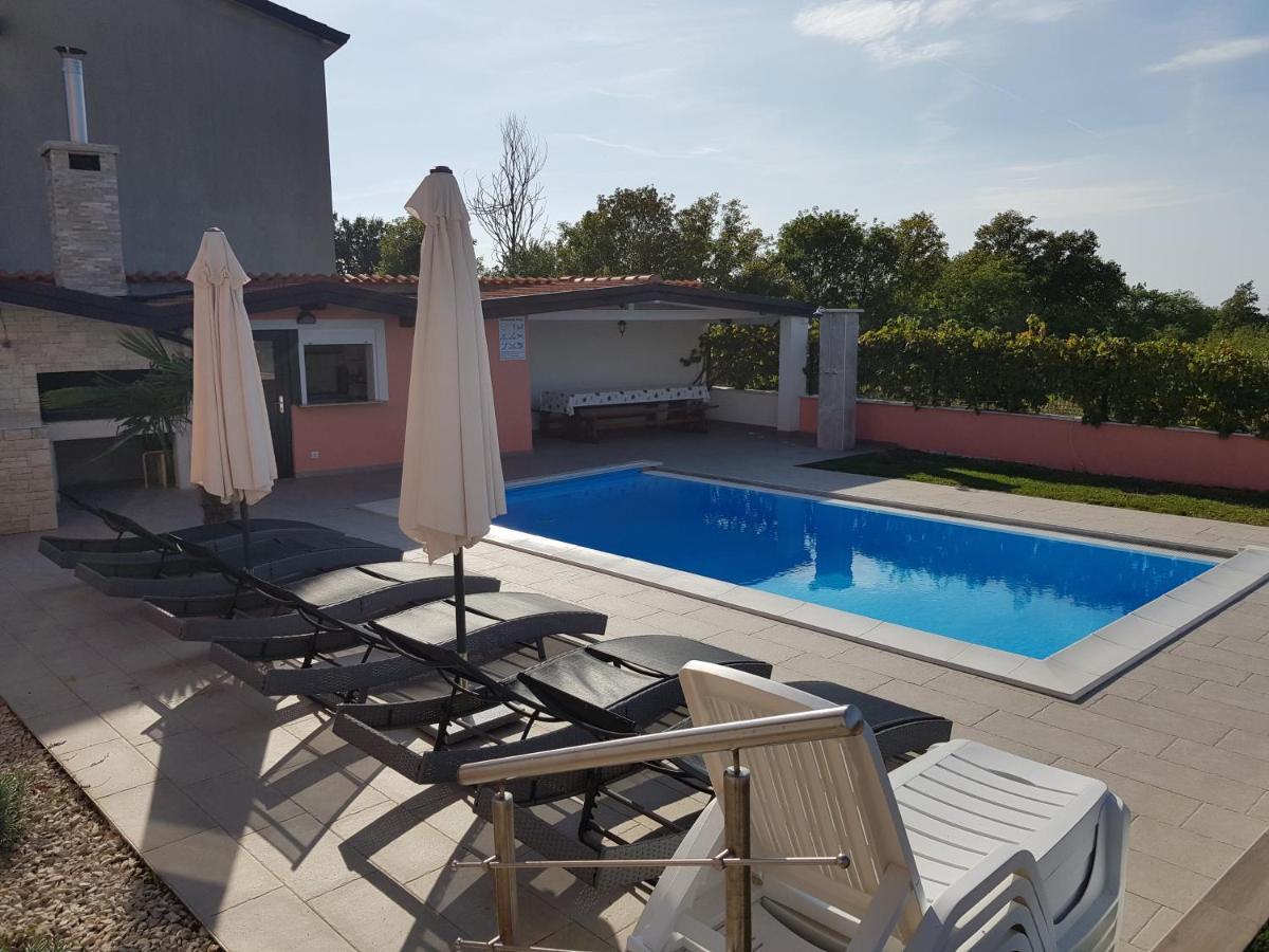 Ferienhaus Bucic Buje Exteriér fotografie