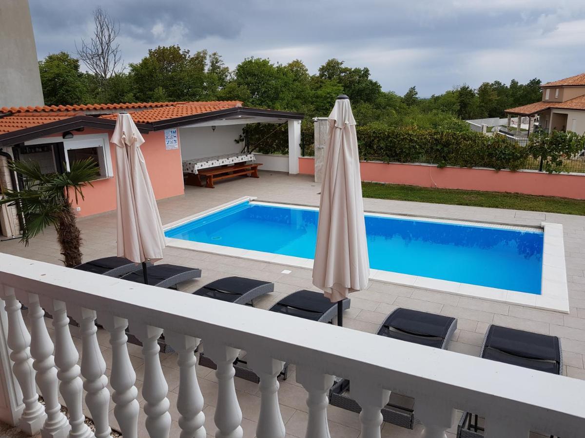 Ferienhaus Bucic Buje Exteriér fotografie